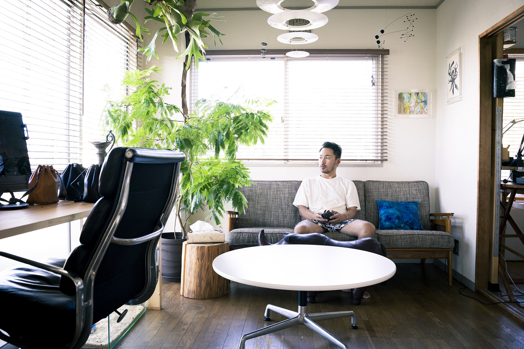 DIY可の賃貸マンションをセルフリノベ。植物と仲間が集う革作家のアトリエ。