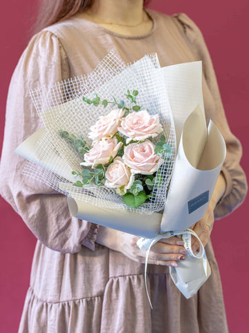【誕生日ギフト】バラの花束 5本 - ピンク -