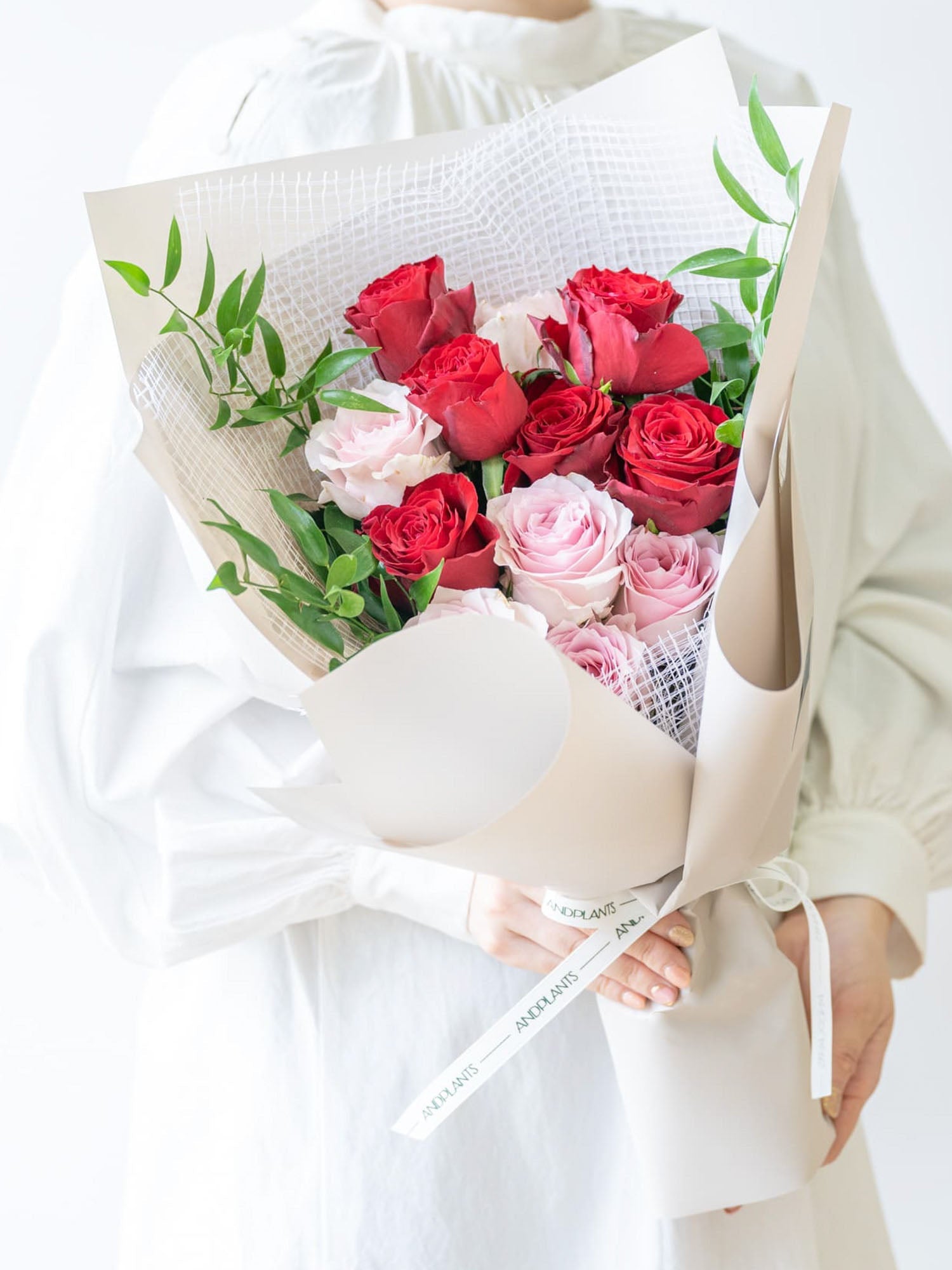 【キーフォレスト】バラの花束 12本 - レッド＆ピンク -