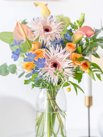 【誕生日ギフト】 フローリストにおまかせ 季節の花束 M - ミックス -