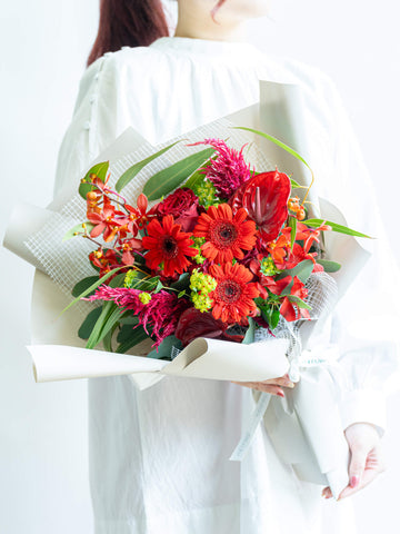 フローリストにおまかせ 季節の花束 L - レッド -