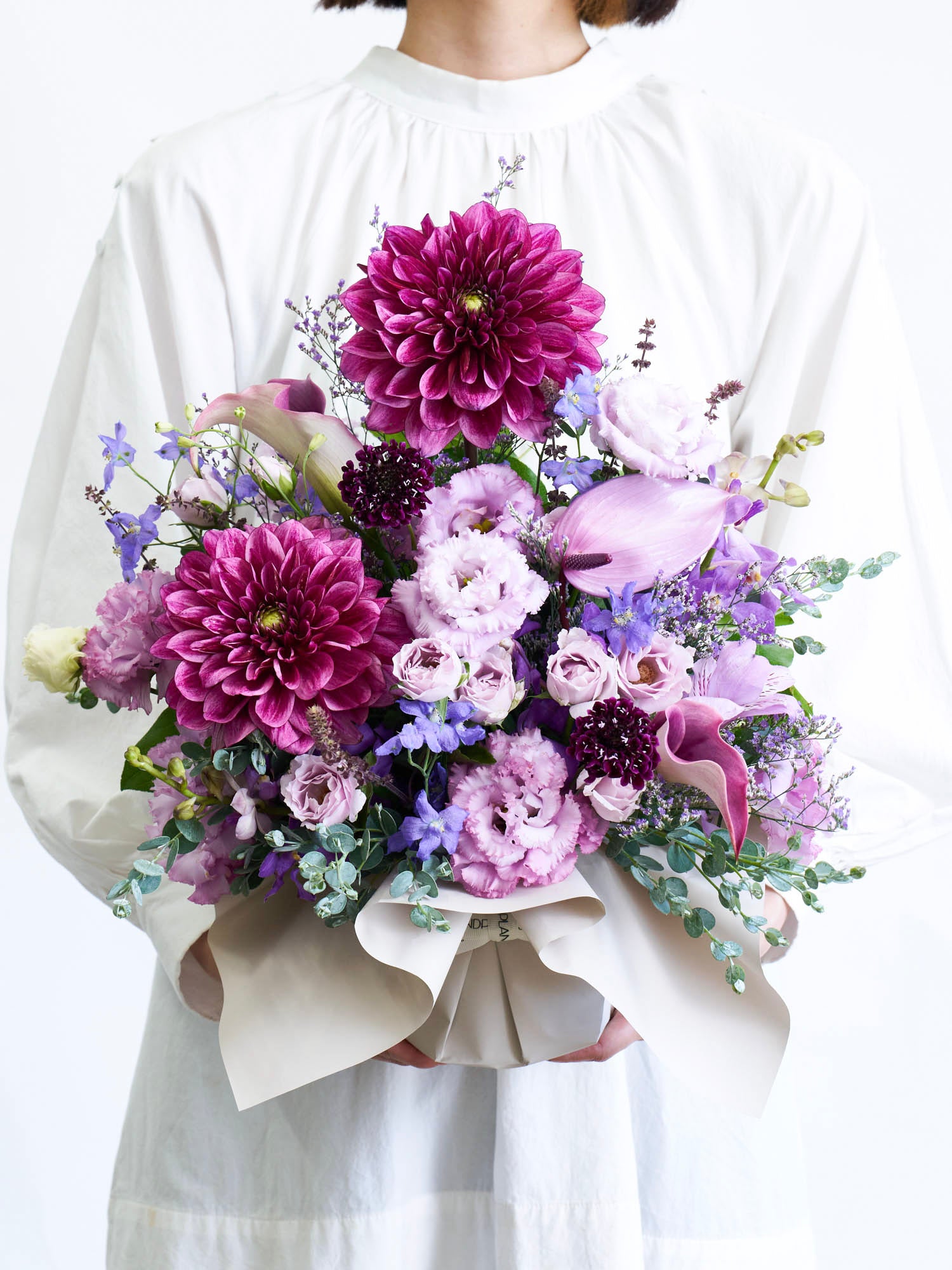 【誕生日ギフト】季節のおまかせ生花アレンジ L - パープル -